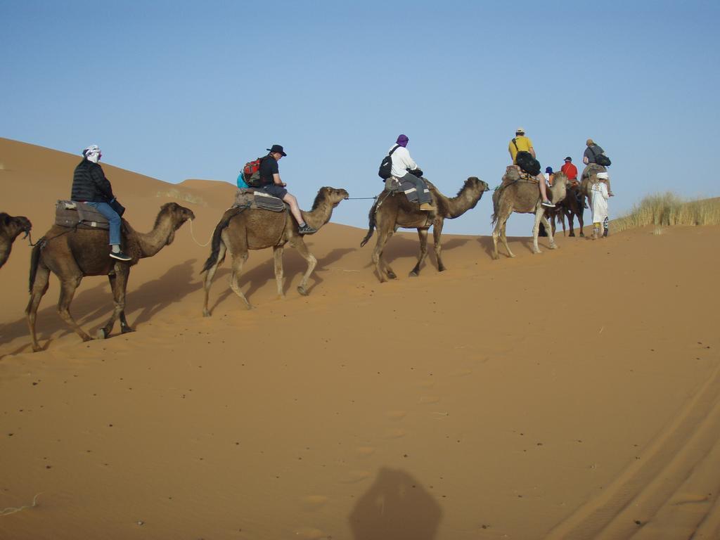 Merzouga Camp And Hostel Екстер'єр фото